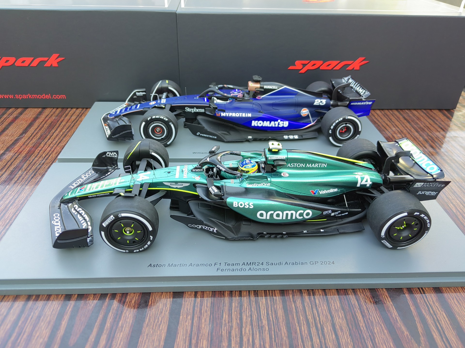 雷速篮球直播-阿斯顿马丁绝杀哈斯车队，阿隆索刷新纪录