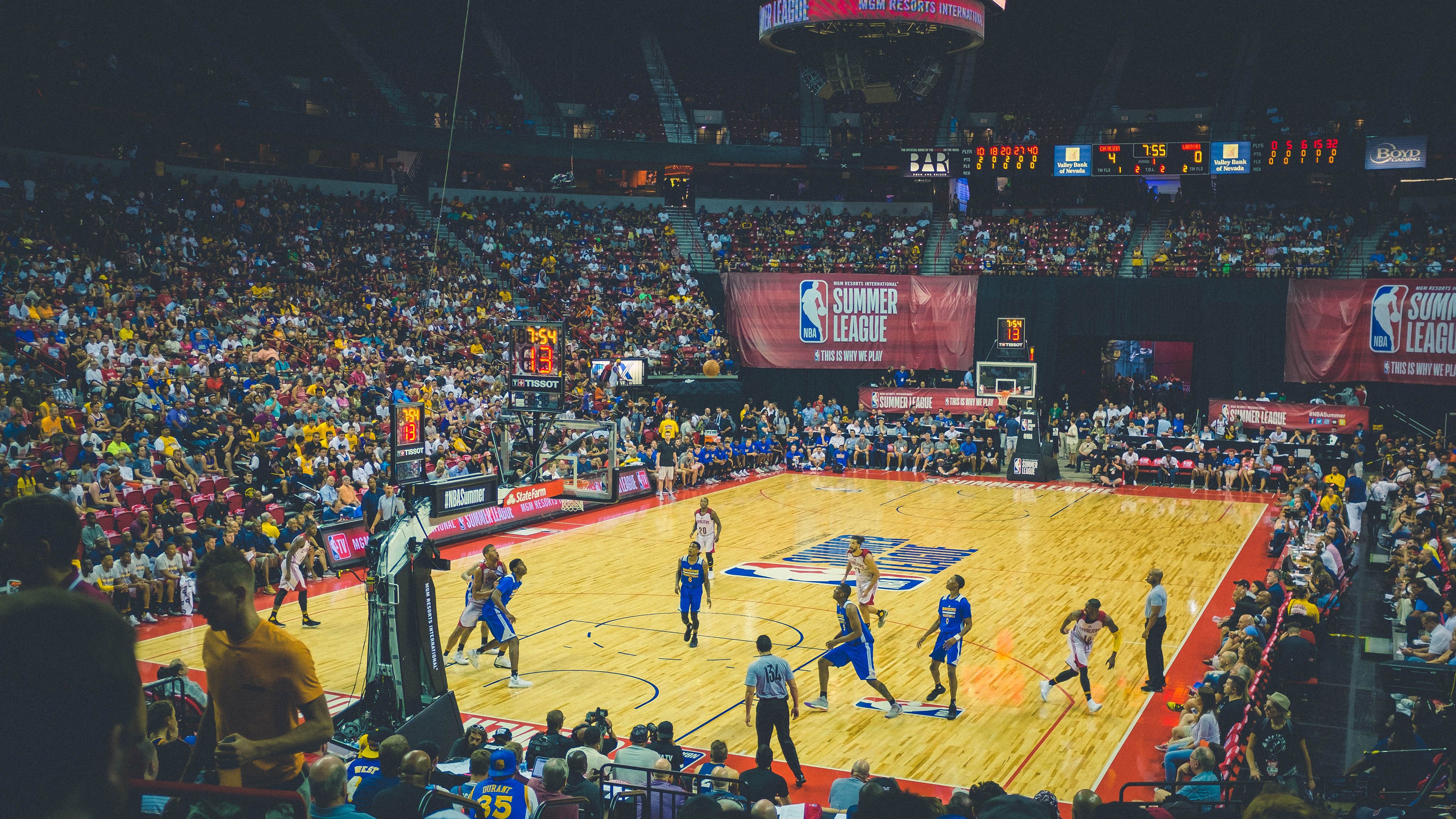 西甲国家德比焦点战与步行者强势拿下开拓者，竞技体育的永恒魅力